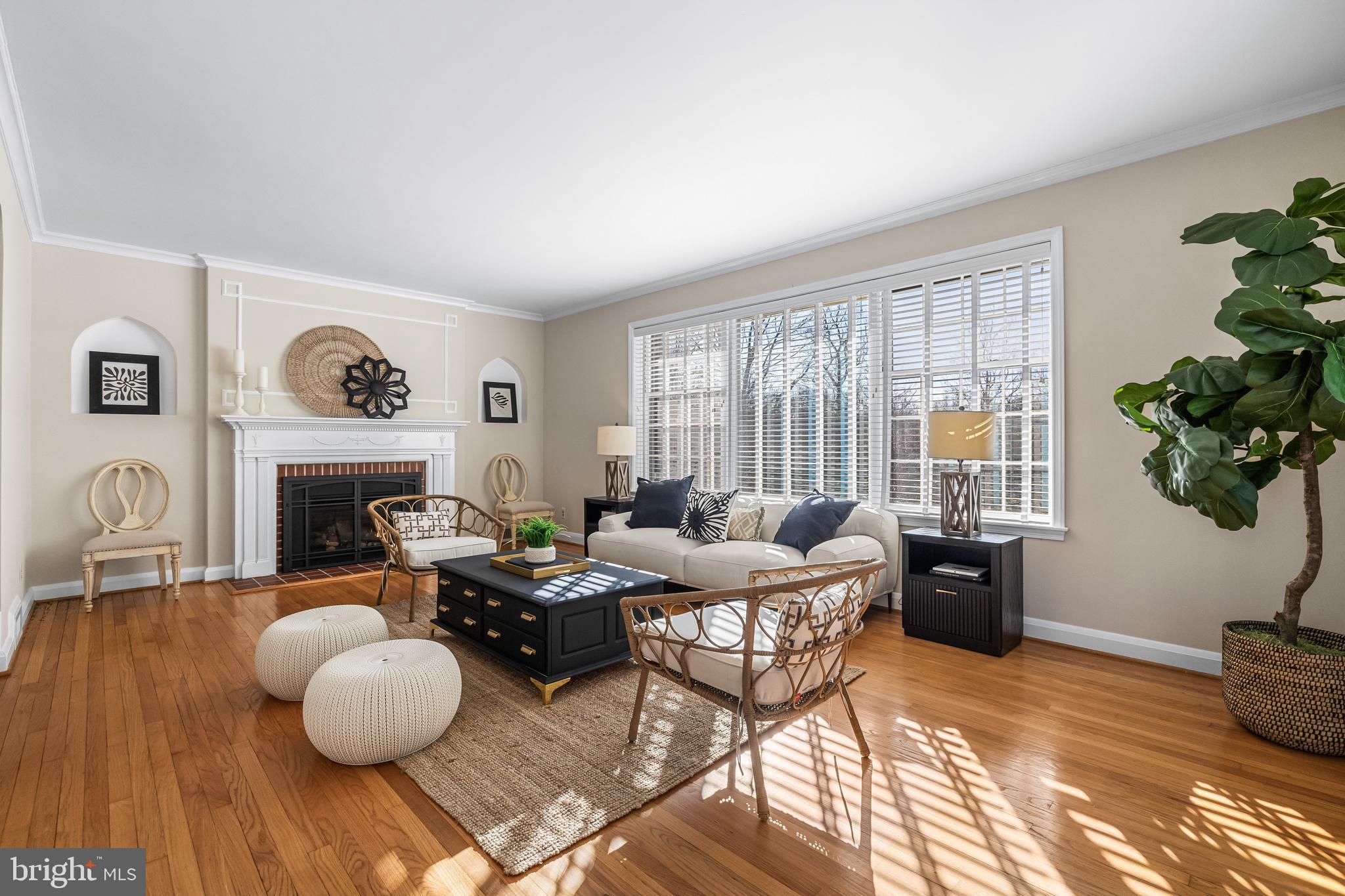 13115 Dulaney Valley Road Glen Arm, MD 21057 - Photo 11 of 60 Living Room with gas fireplace