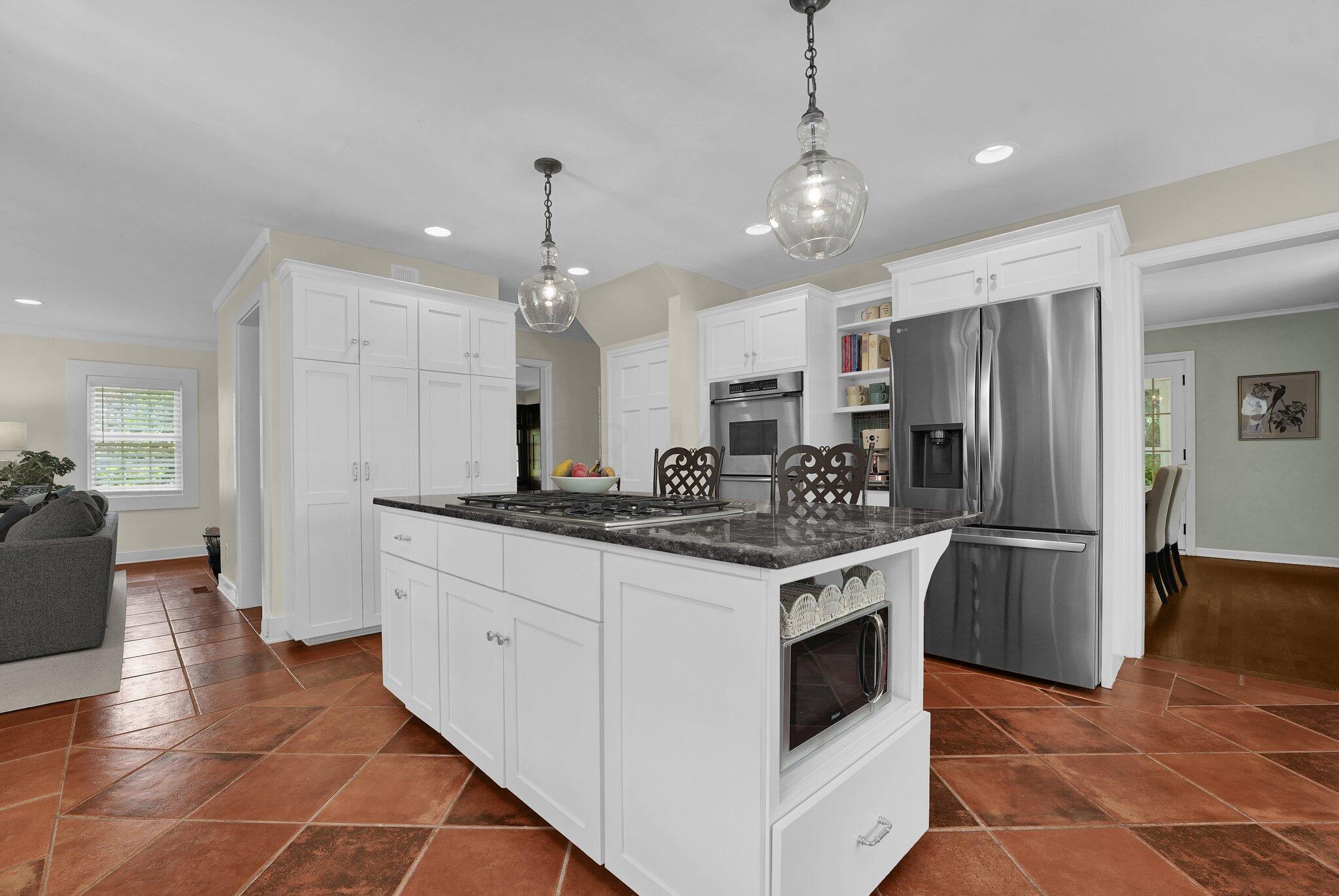 2500 Henthorn Road Upper Arlington, OH 43221 - Photo 11 of 55 Kitchen