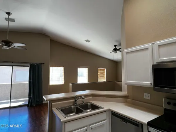 $1,949 | 1342 West Emerald Avenue, Unit 357, Mesa, AZ 85202