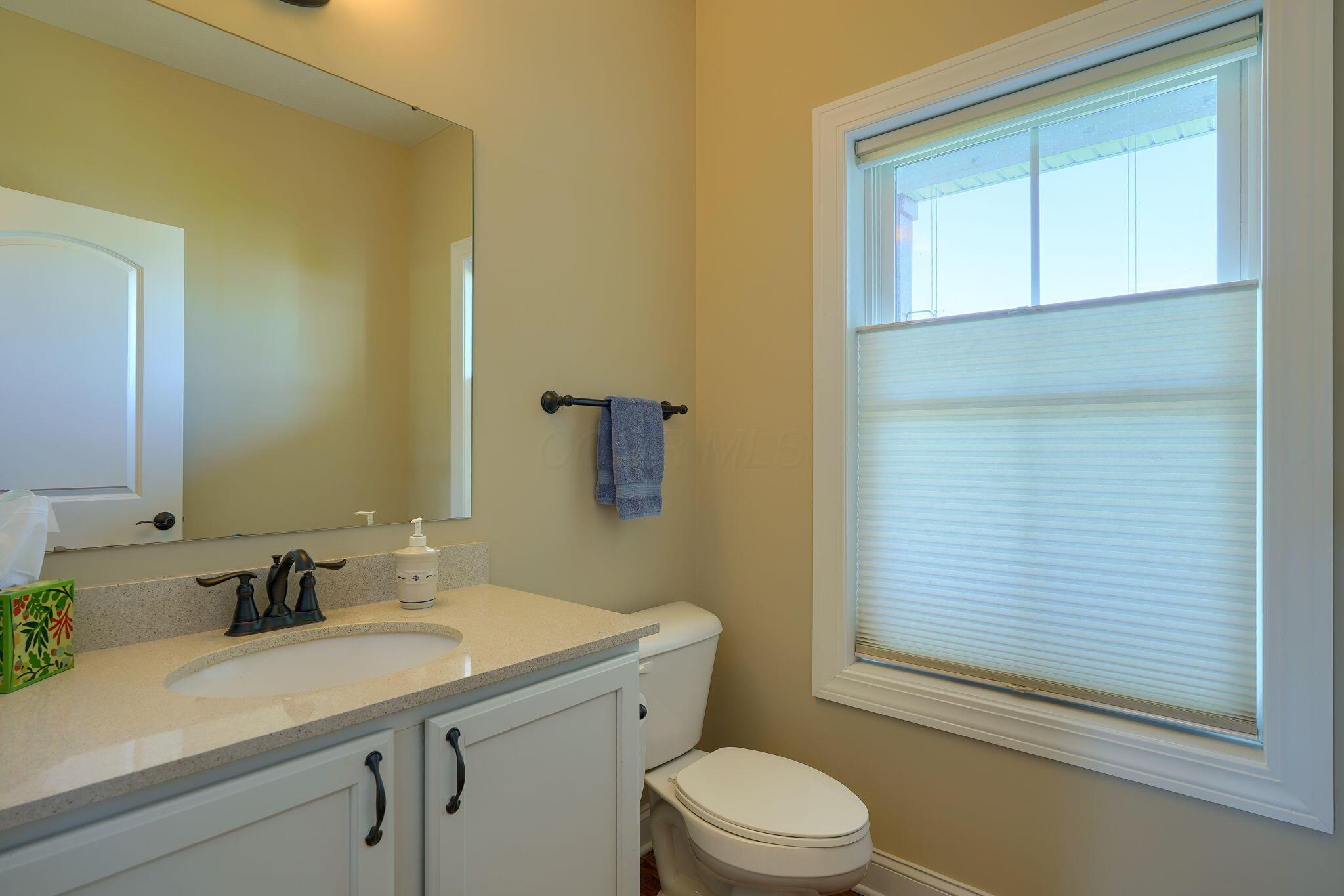 6223 Wilson Road Northwest Lancaster, OH 43130 - Photo 16 of 111 Powder room