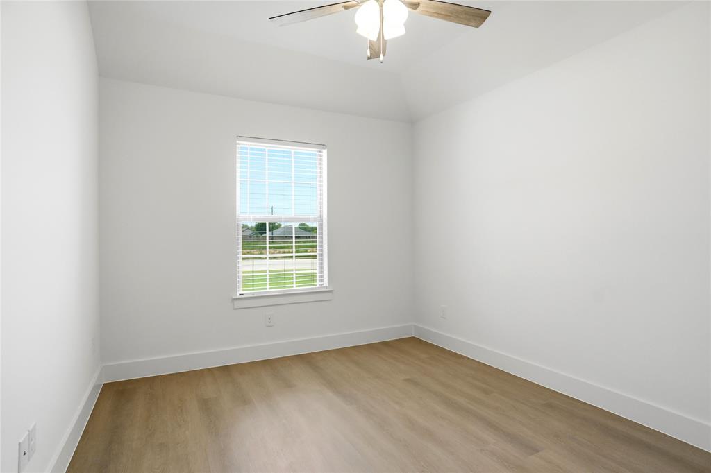 141 Joel Street Springtown, TX 76082 - Photo 11 of 15