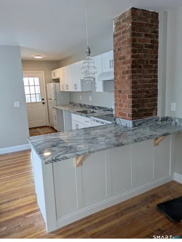 $1,400 | 34 Center Street, Unit 2, Bristol, CT 06010