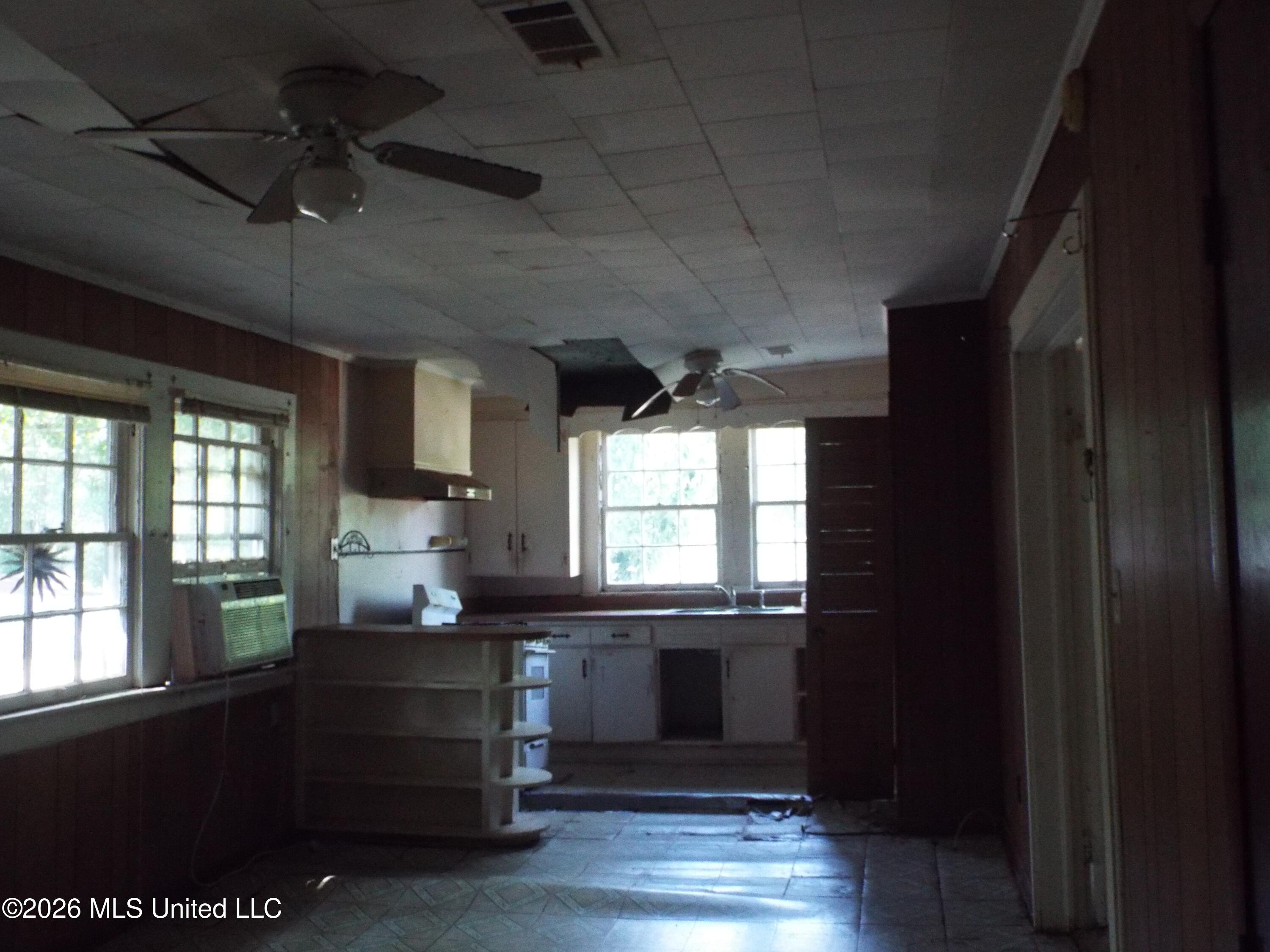 504 South 5th Street McComb, MS 39648 - Photo 6 of 20 DSCF1010