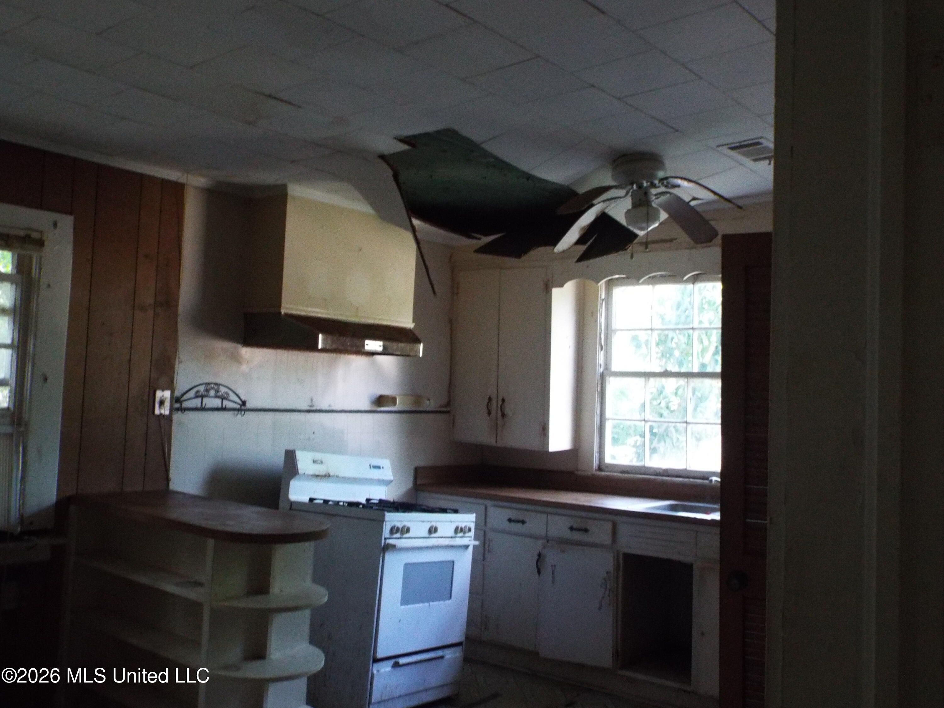 504 South 5th Street McComb, MS 39648 - Photo 7 of 20 DSCF1023