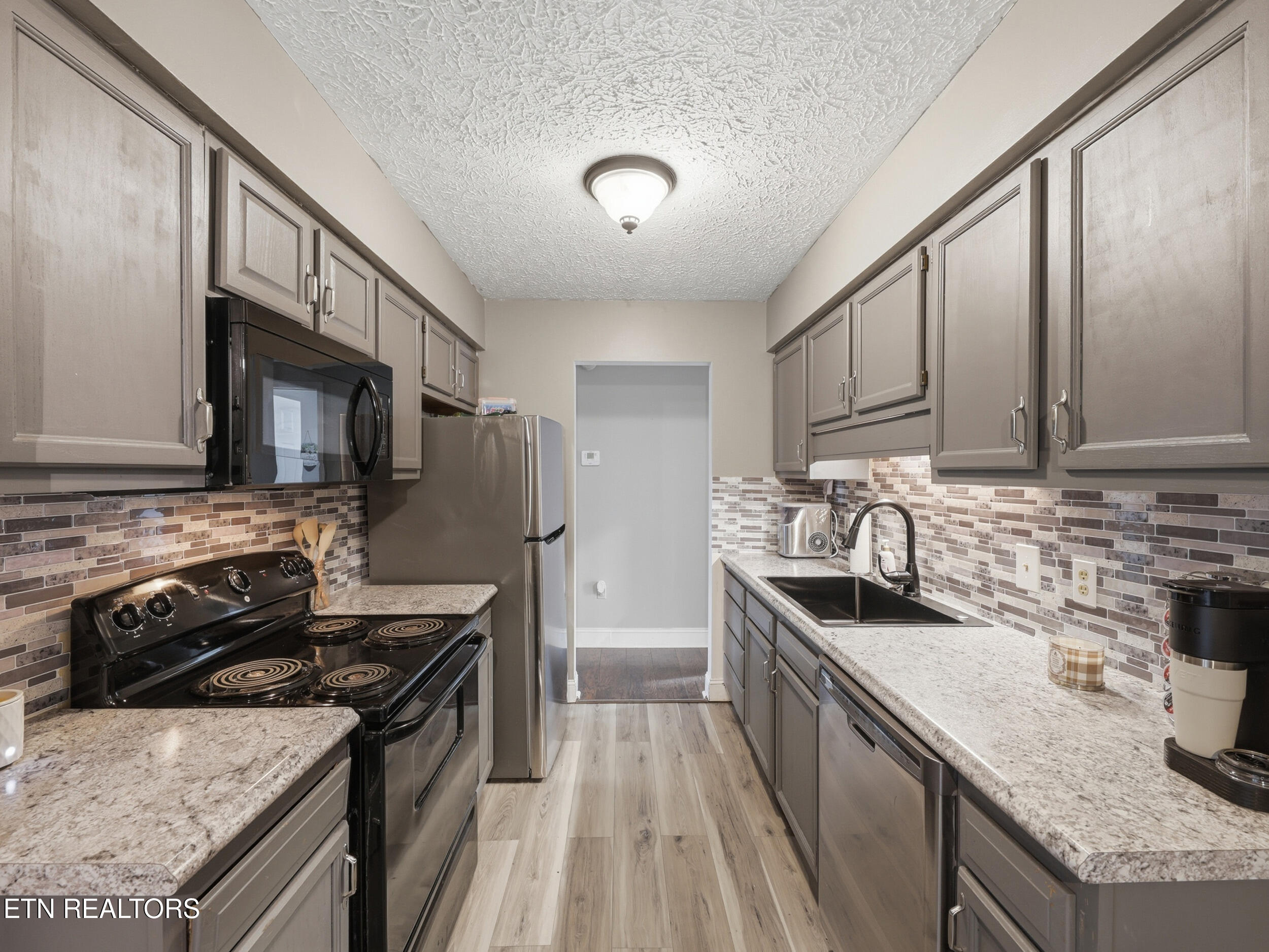 107 Sunflower Loop Seymour, TN 37865 - Photo 9 of 29 9_img_6344