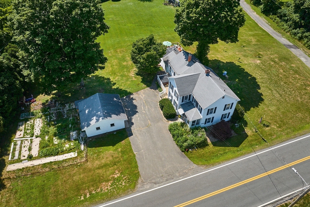 666 Montgomery Road Westfield, MA 01085 - Photo 3 of 42