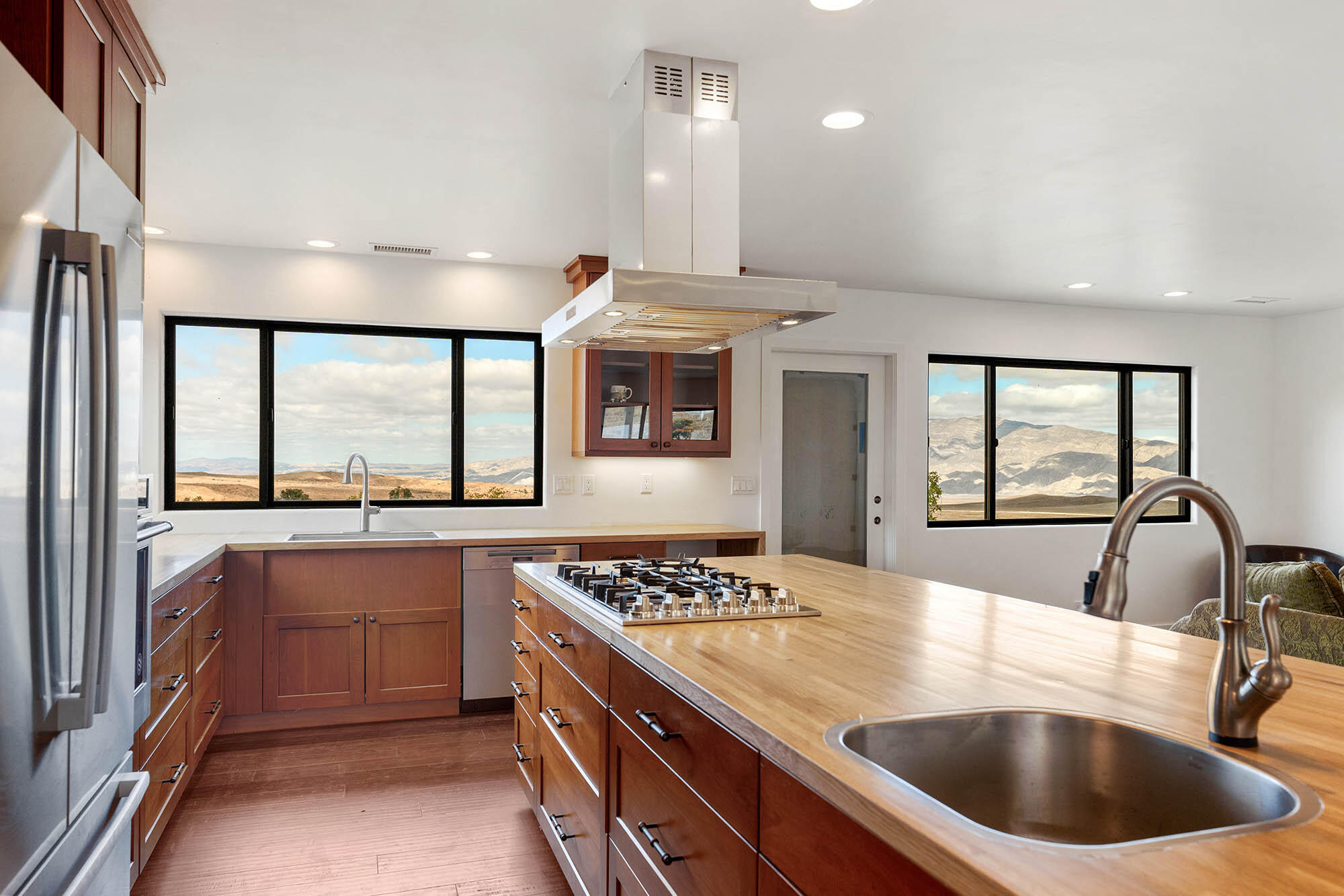 2170-7451 Aliso Park Road Cuyama, CA 93254 - Photo 45 of 72 Kitchen - 2170 Aliso Park Rd