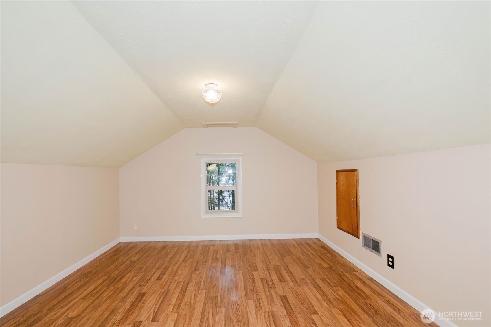 3126 Rocky Point Road Northwest Bremerton, WA 98312 - Photo 27 of 40 an empty room with a window