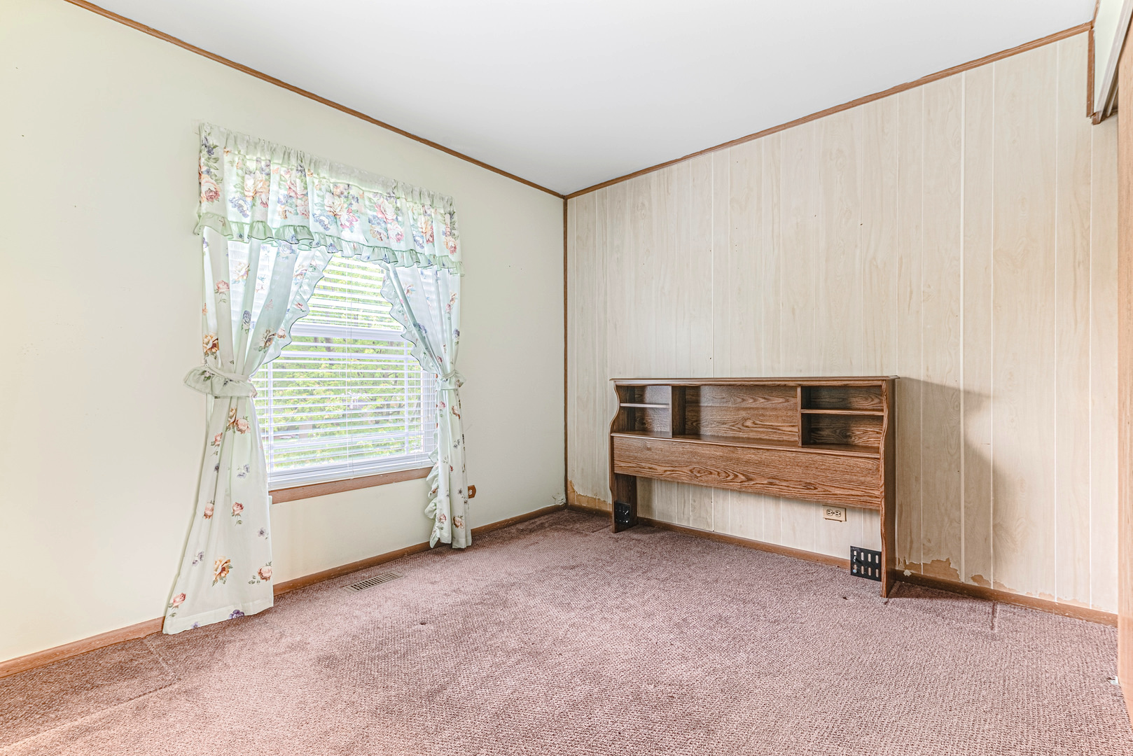 215 North Oltendorf Road Streamwood, IL 60107 - Photo 17 of 31 Gallery Image 17