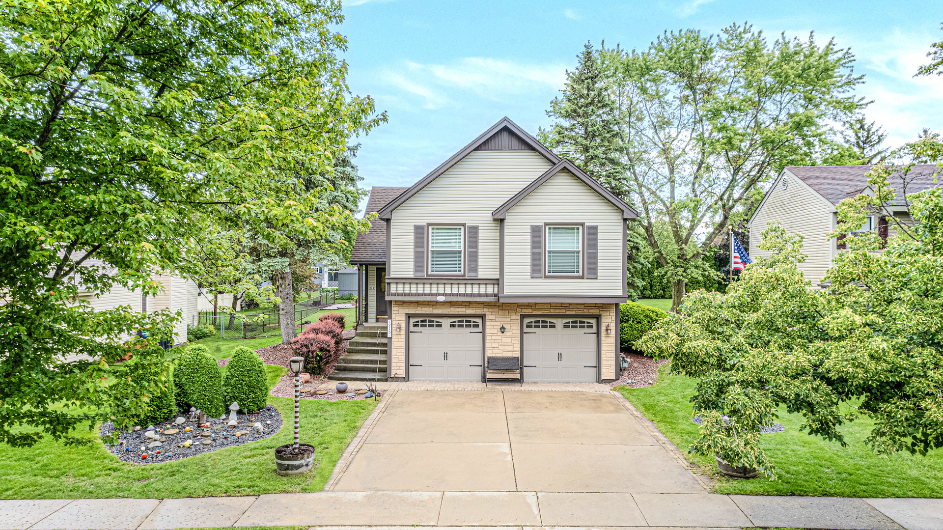 215 North Oltendorf Road Streamwood, IL 60107 - Photo 4 of 31 Gallery Image 4