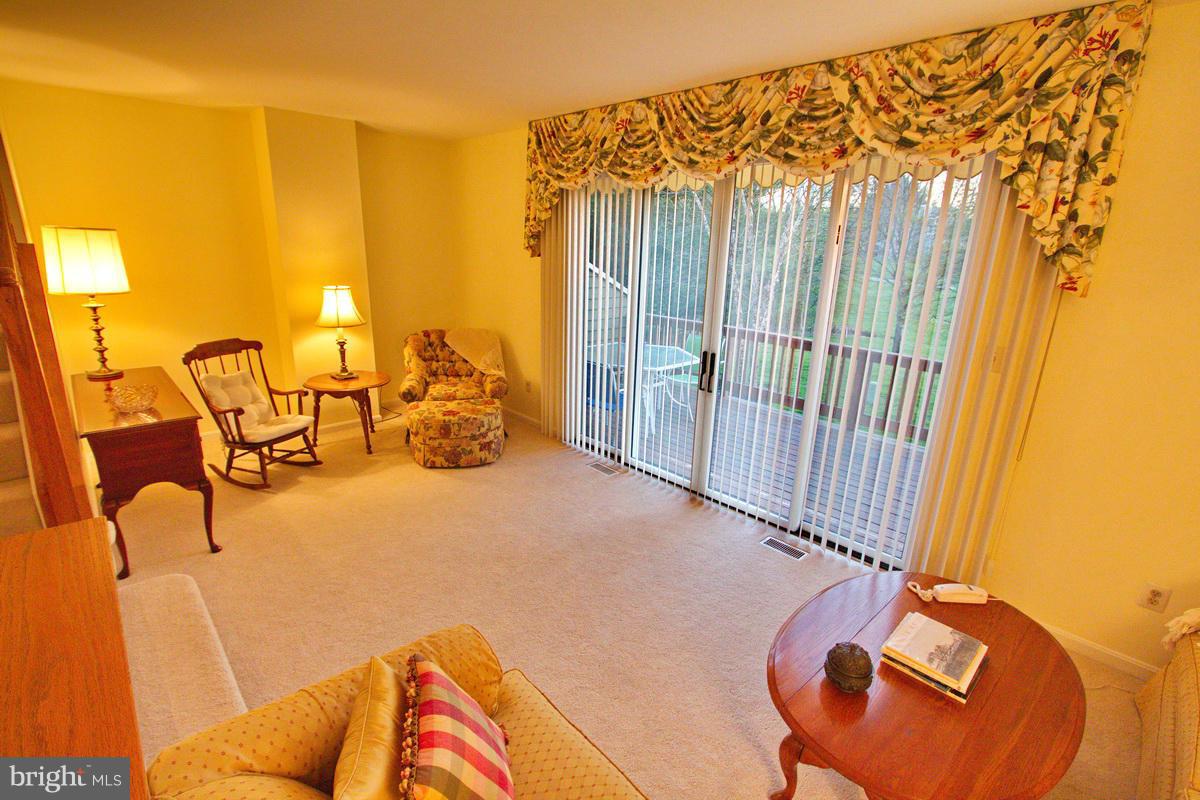 Family Room - double door opens to deck