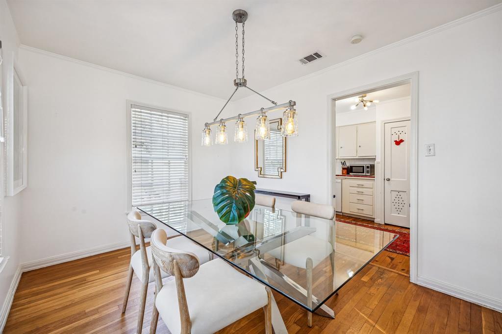 3704 Wildwood Road Fort Worth, TX 76107 - Photo 11 of 25