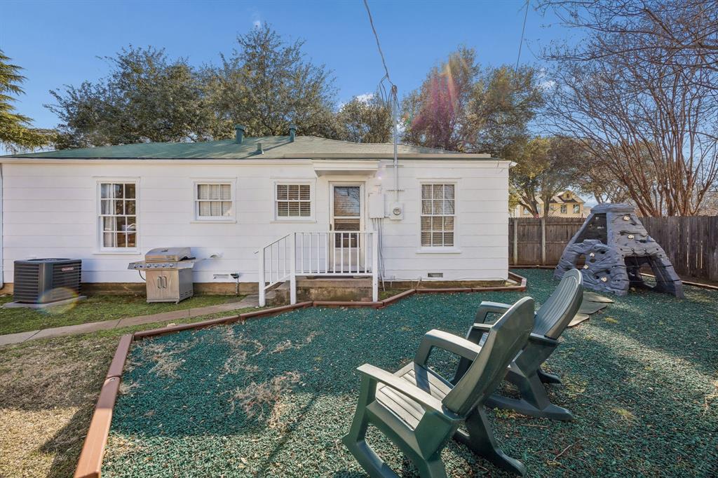 3704 Wildwood Road Fort Worth, TX 76107 - Photo 23 of 25