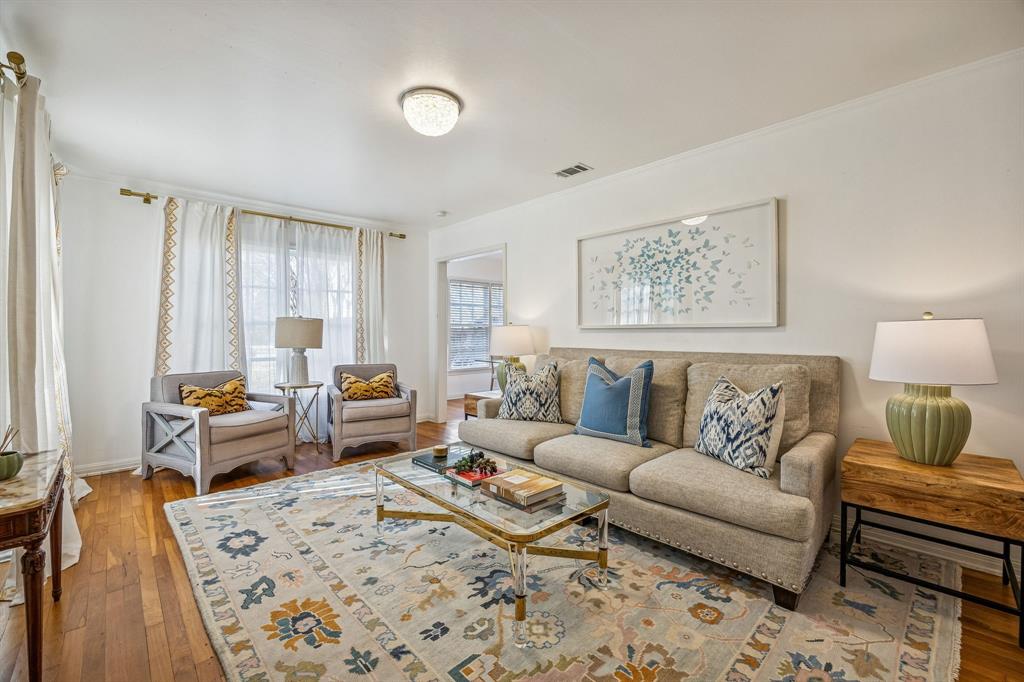 3704 Wildwood Road Fort Worth, TX 76107 - Photo 3 of 25