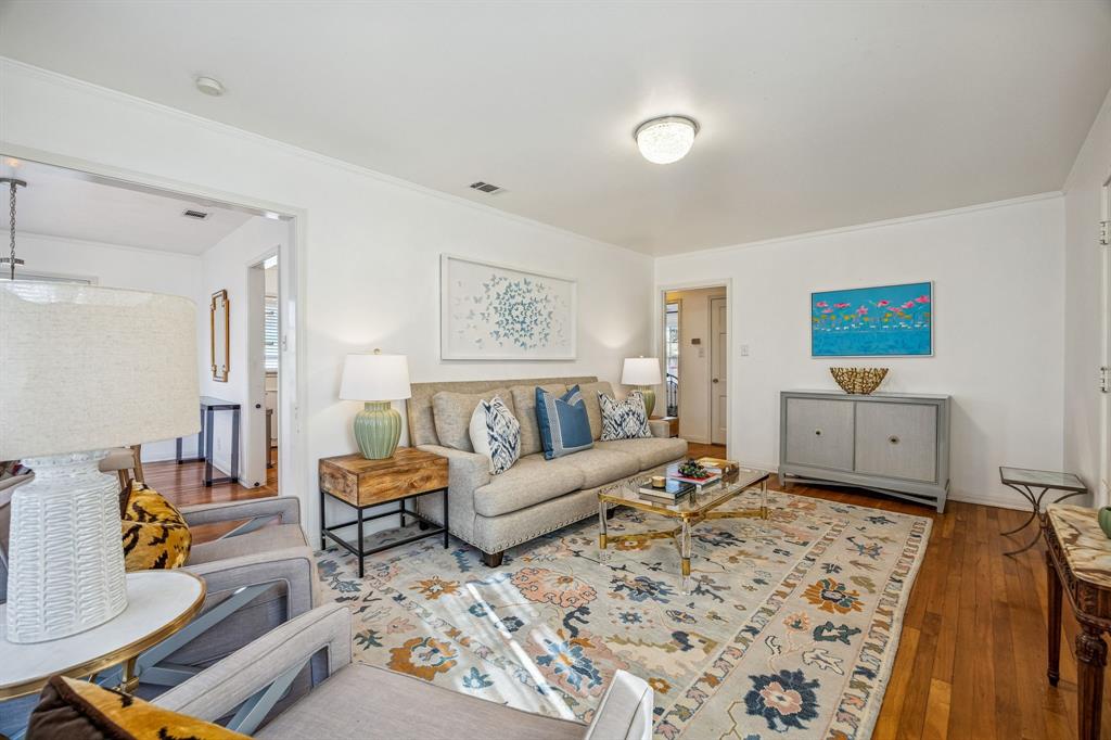 3704 Wildwood Road Fort Worth, TX 76107 - Photo 5 of 25