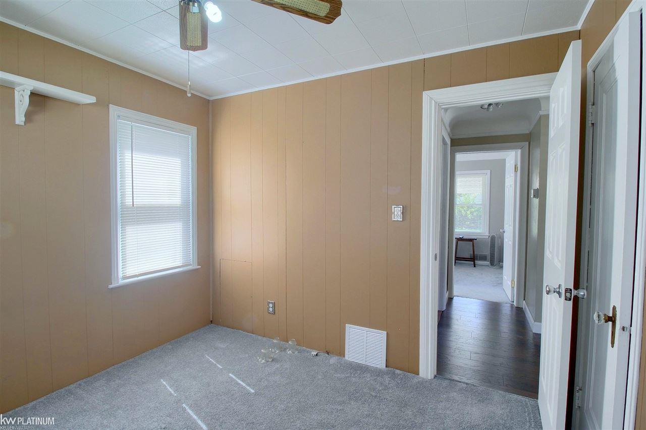 21781 Rausch Avenue Eastpointe, MI 48021 - Photo 14 of 25 50023164-13.JPG