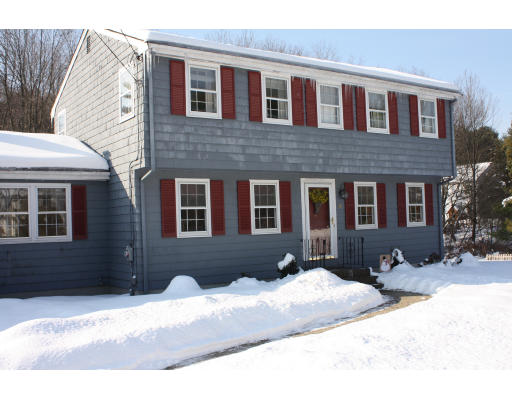 4 Stagecoach Road Medfield, MA 02052 - Photo 3 of 26 Gallery Image 3