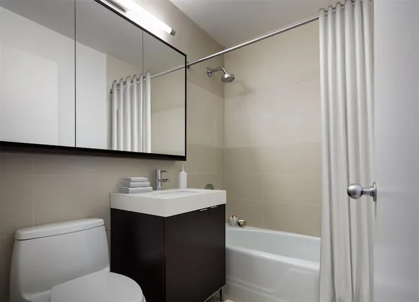 $6,575 | 105 Duane Street, Unit 42F | TriBeCa