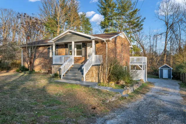 $325,000 | 120 Robin Hood Road, Dickson, TN 37055