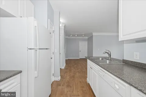 $340,000 | 501 Hungerford Drive, Unit 139, Rockville, MD 20850