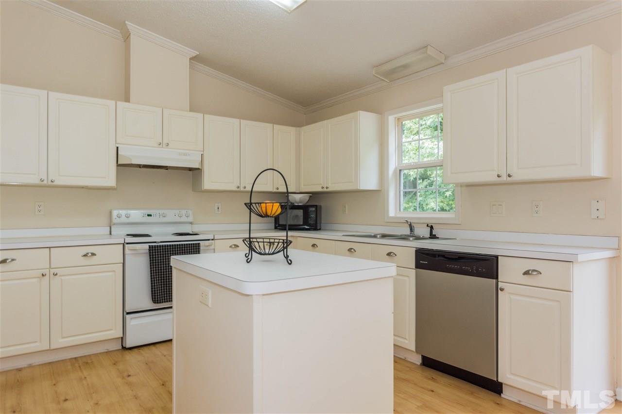 1216 Shackleton Road Apex, NC 27502 - Photo 4 of 22 Gallery Image 4
