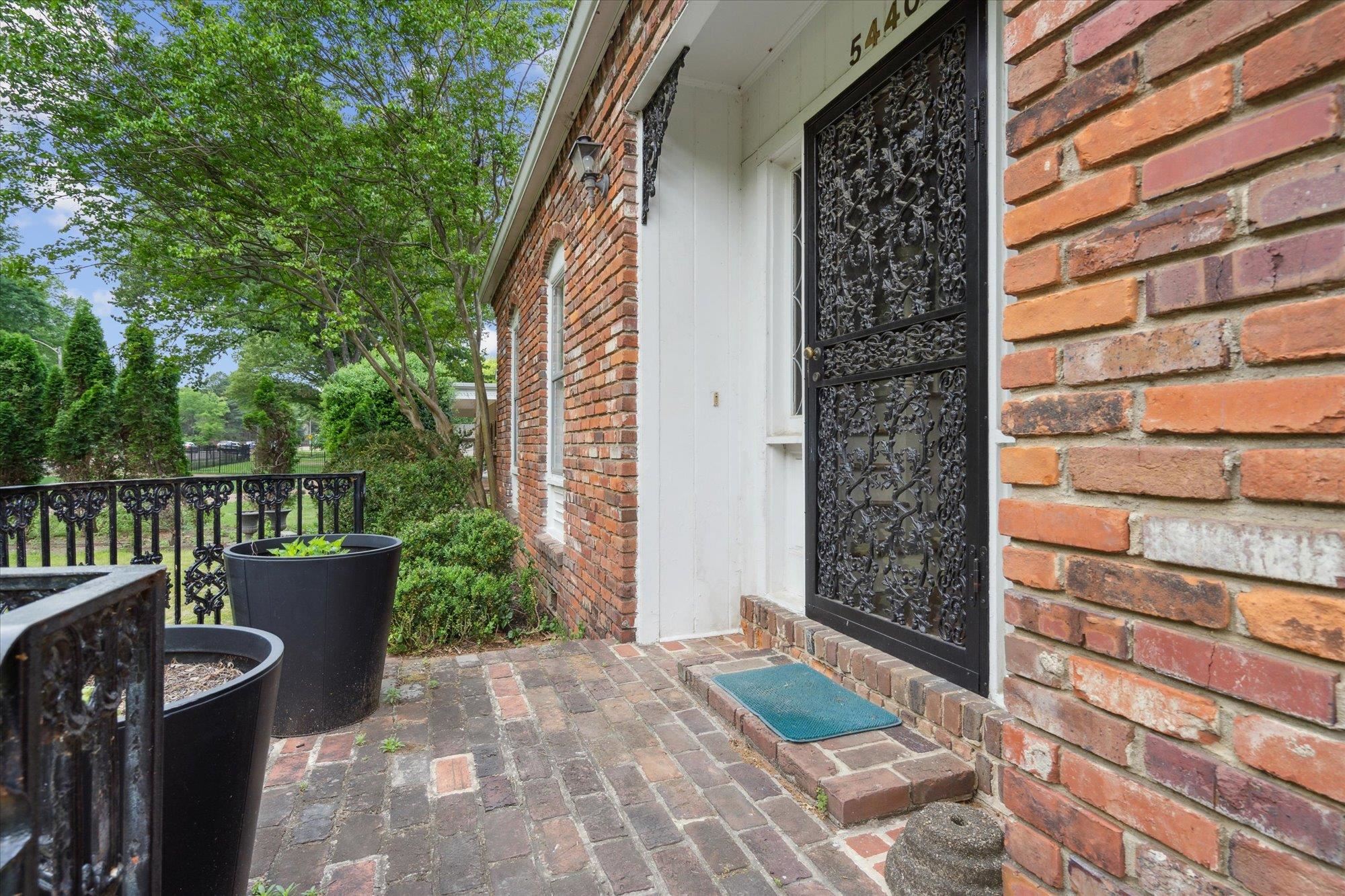 5440 Walnut Grove Road Memphis, TN 38120 - Photo 3 of 25 a view of a balcony with chairs