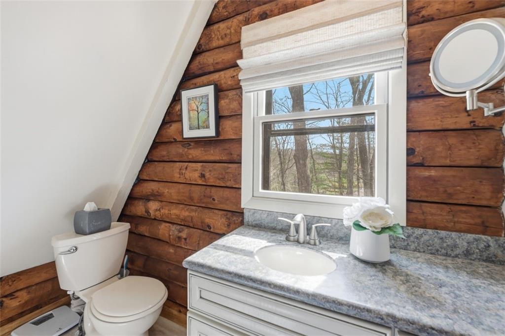 335 Mingo Road Wexford, PA 15090 - Photo 22 of 38 Bath with Log Details