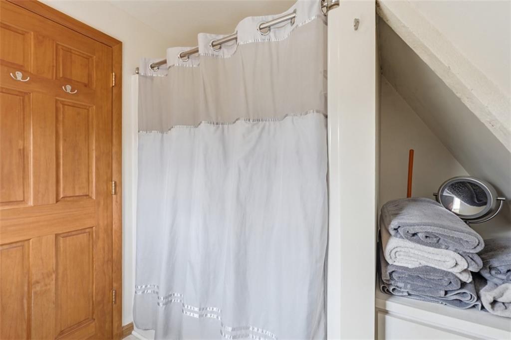 335 Mingo Road Wexford, PA 15090 - Photo 23 of 38 Shower in Bathroom