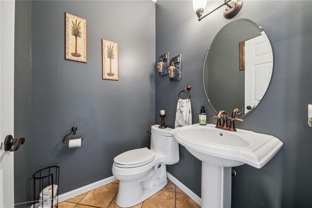 1425 Carnahan Road Pittsburgh, PA 15220 - Photo 16 of 39