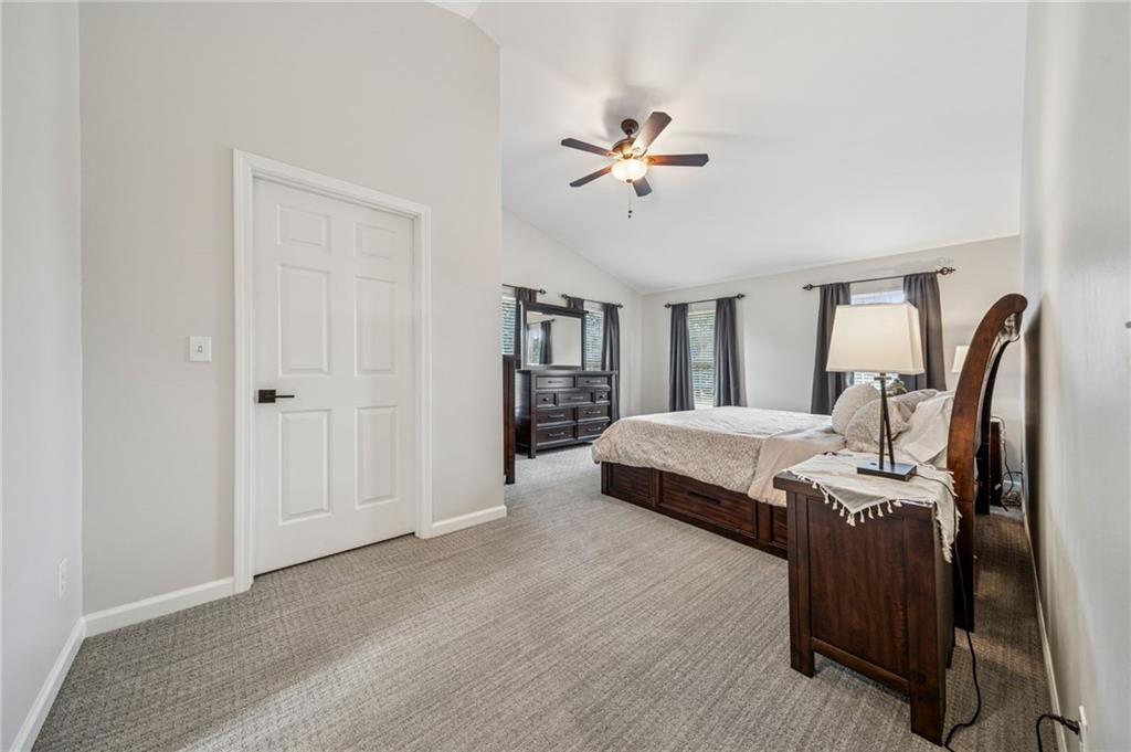 1425 Carnahan Road Pittsburgh, PA 15220 - Photo 18 of 39