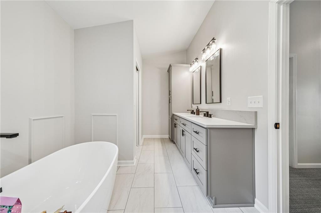 1425 Carnahan Road Pittsburgh, PA 15220 - Photo 21 of 39