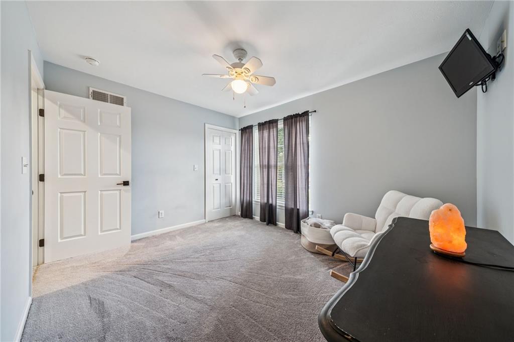 1425 Carnahan Road Pittsburgh, PA 15220 - Photo 25 of 39