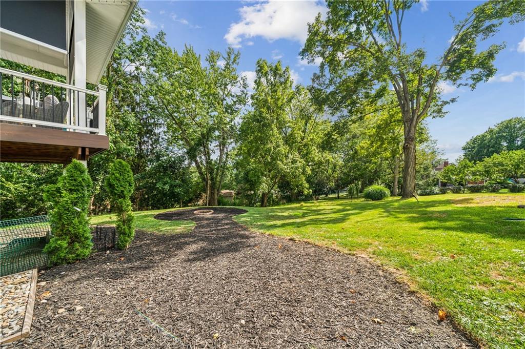 1425 Carnahan Road Pittsburgh, PA 15220 - Photo 3 of 39