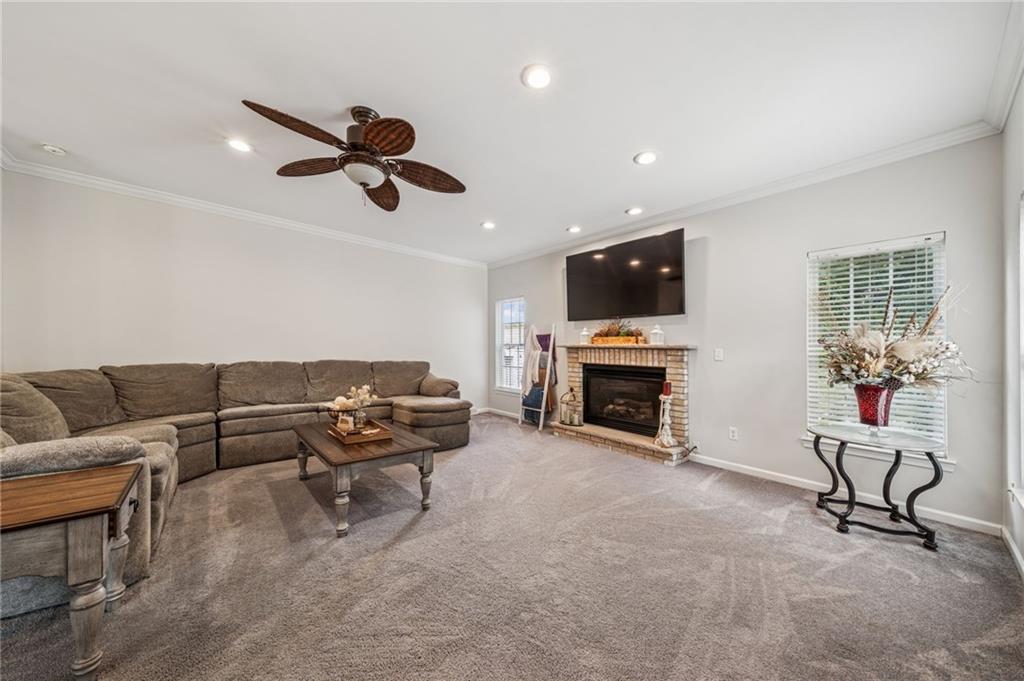 1425 Carnahan Road Pittsburgh, PA 15220 - Photo 5 of 39