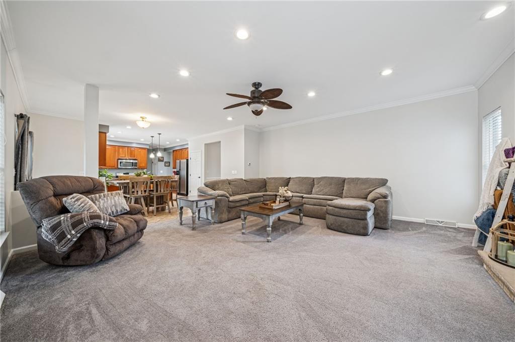 1425 Carnahan Road Pittsburgh, PA 15220 - Photo 7 of 39