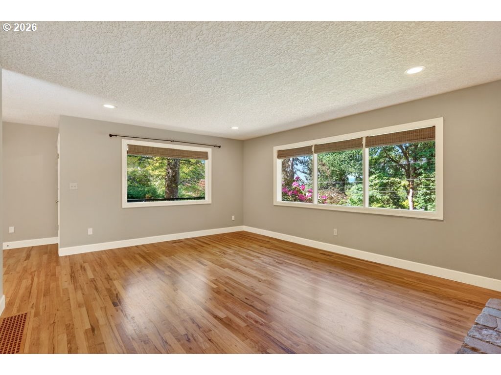 2584 Park Road Lake Oswego, OR 97034 - Photo 19 of 47 Gallery Image 19