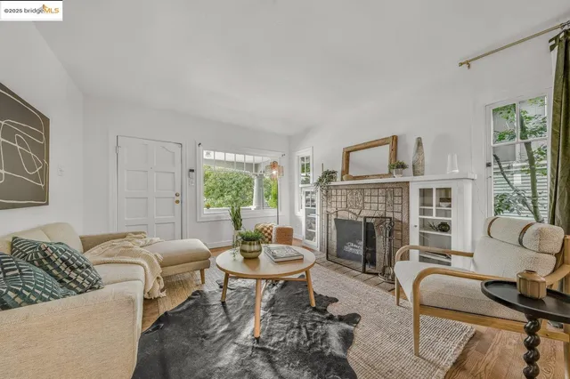 $599,000 | 5925 Outlook Avenue, Oakland, CA 94605