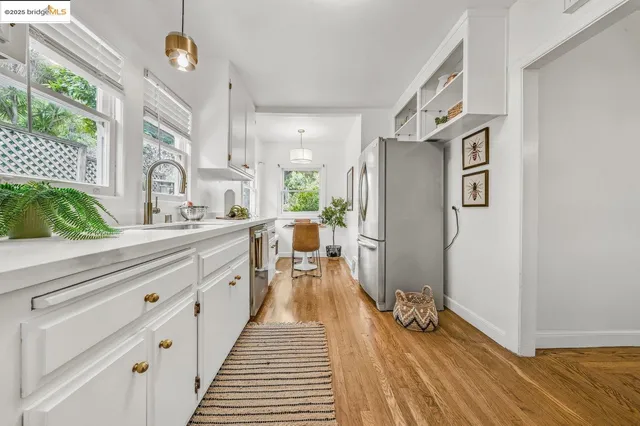 $599,000 | 5925 Outlook Avenue, Oakland, CA 94605