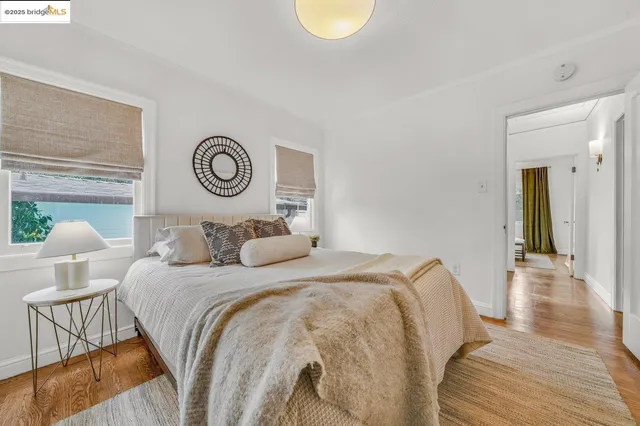 $599,000 | 5925 Outlook Avenue, Oakland, CA 94605