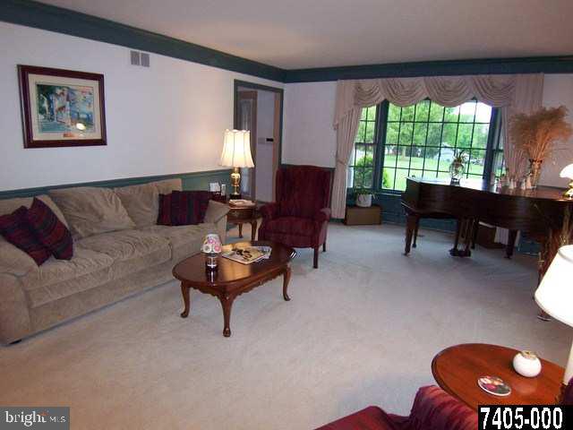 78 Dew Drop Road York, PA 17402 - Photo 3 of 25