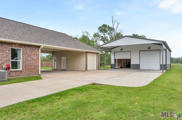 $549,000 | 16364 Newman Nickens Road, Prairieville, LA 70769