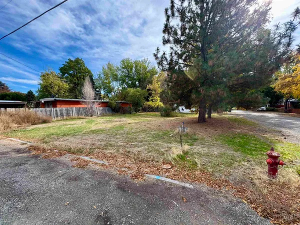 $75,000 | 324 North Carmen Street, Shoshone, ID 83352