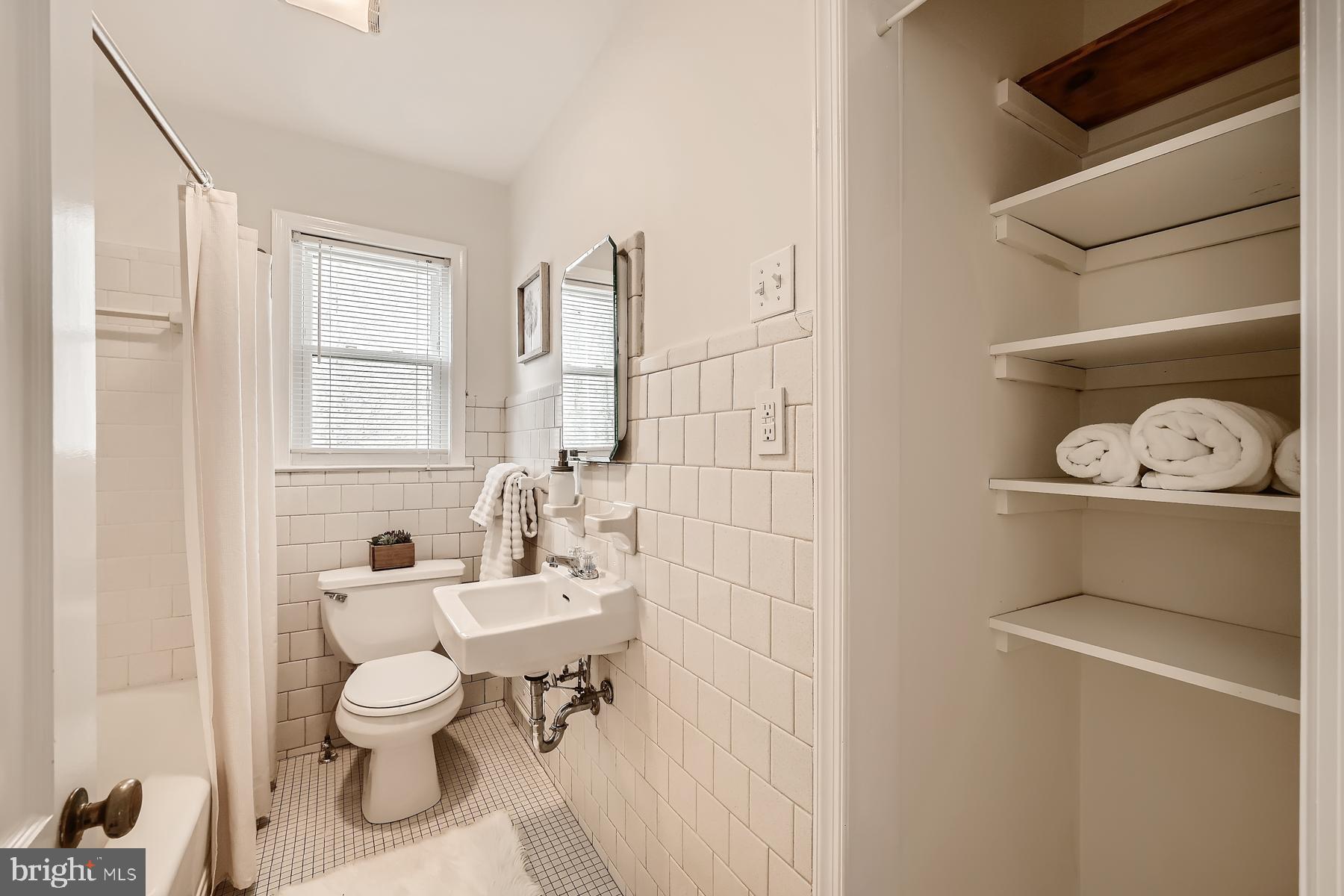 1303 Asbury Road Baltimore, MD 21209 - Photo 14 of 25