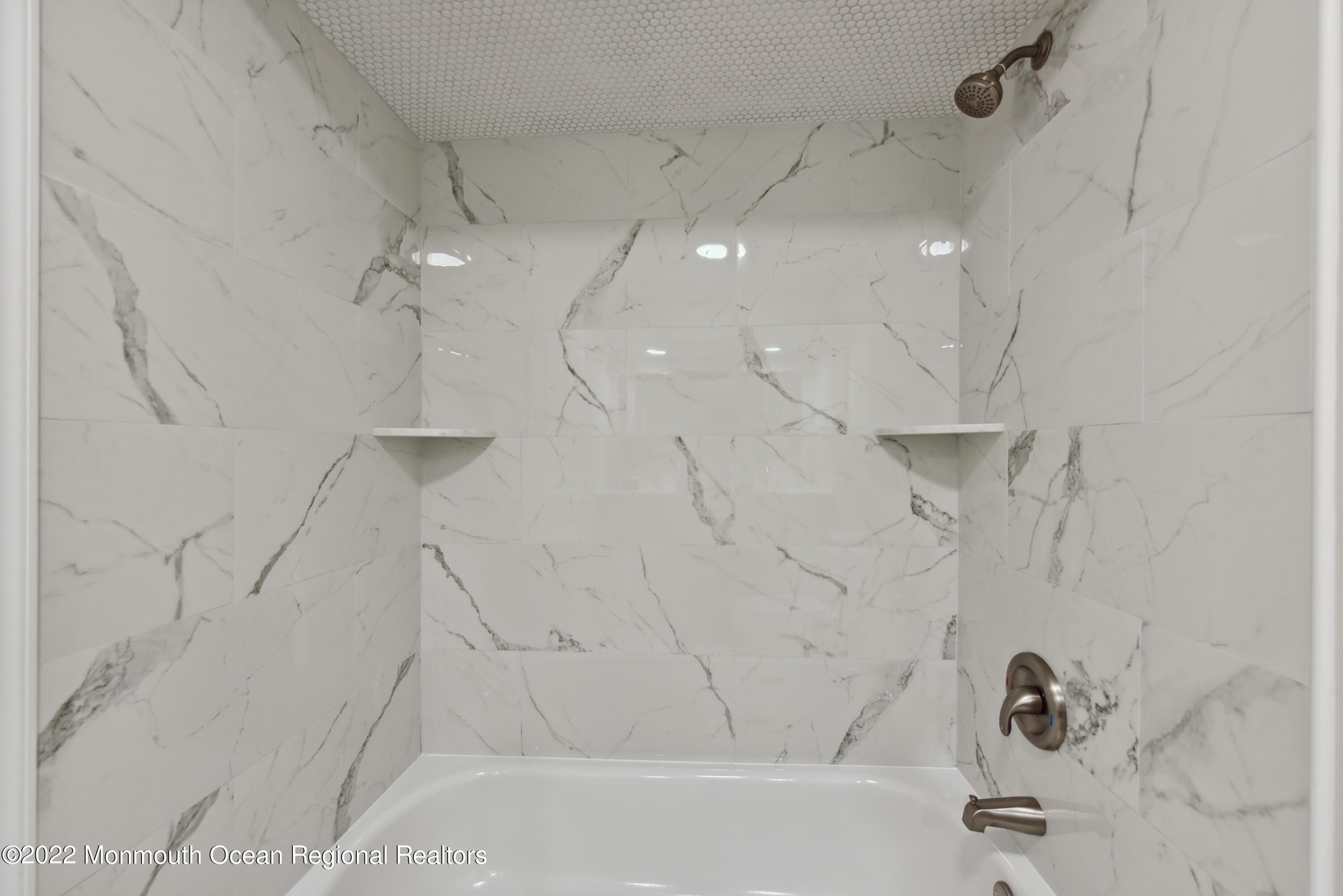 11 Pine Cluster Circle, Unit B Manalapan, NJ 07726 - Photo 13 of 21 22Bathroom