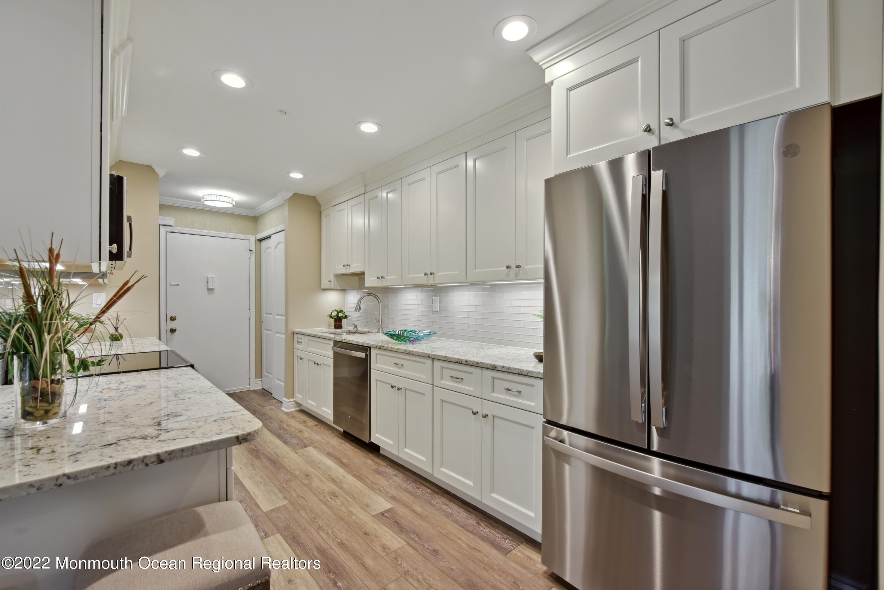 11 Pine Cluster Circle, Unit B Manalapan, NJ 07726 - Photo 4 of 21 13Kitchen