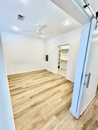 $1,250 | 6324 North Lamar Boulevard, Unit 211, Austin, TX 78752