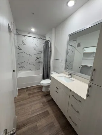 $1,250 | 6324 North Lamar Boulevard, Unit 211, Austin, TX 78752