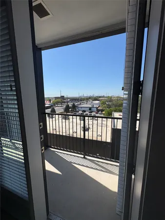 $1,250 | 6324 North Lamar Boulevard, Unit 211, Austin, TX 78752