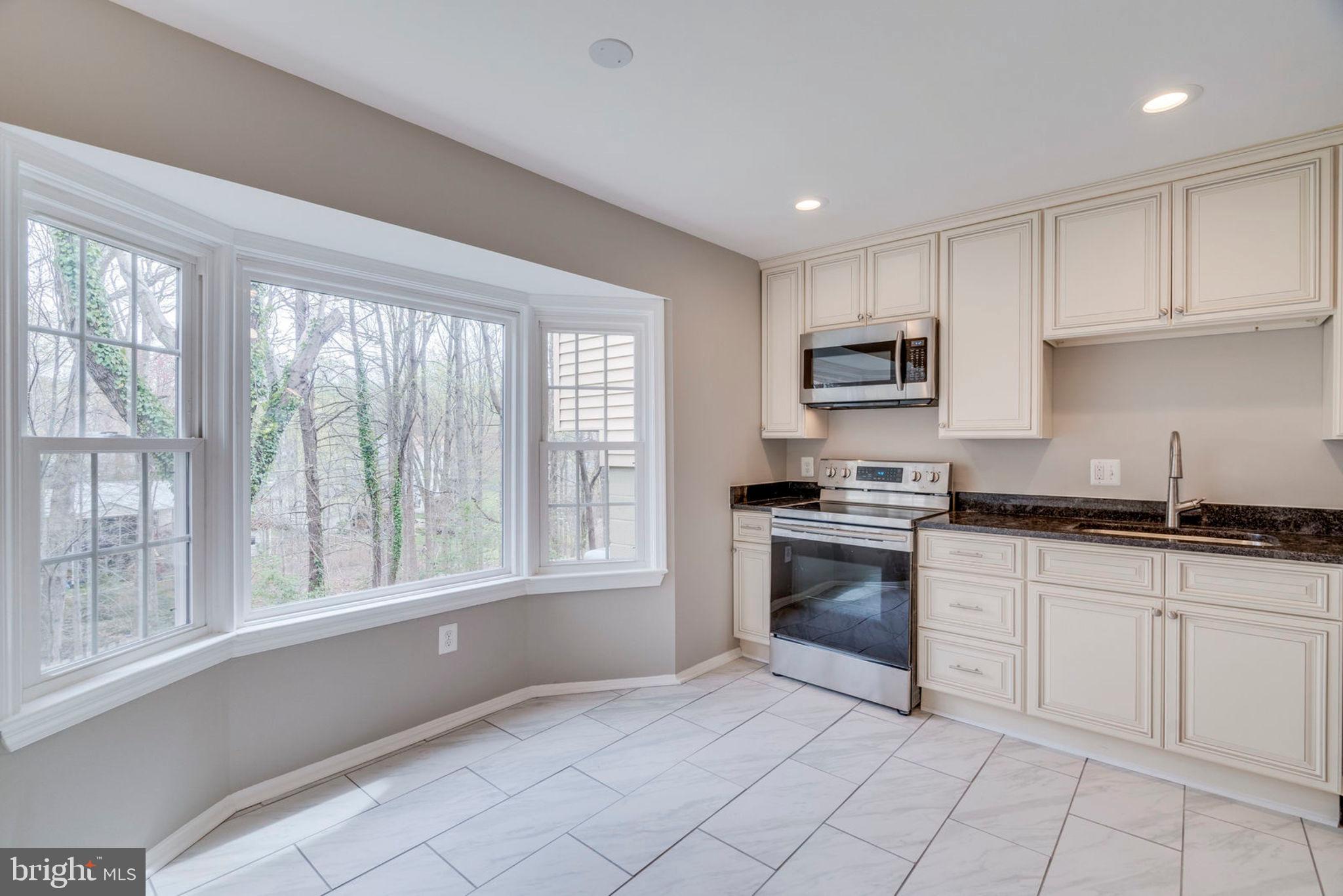 7923 St George Court Springfield, VA 22153 - Photo 11 of 42 Kitchen