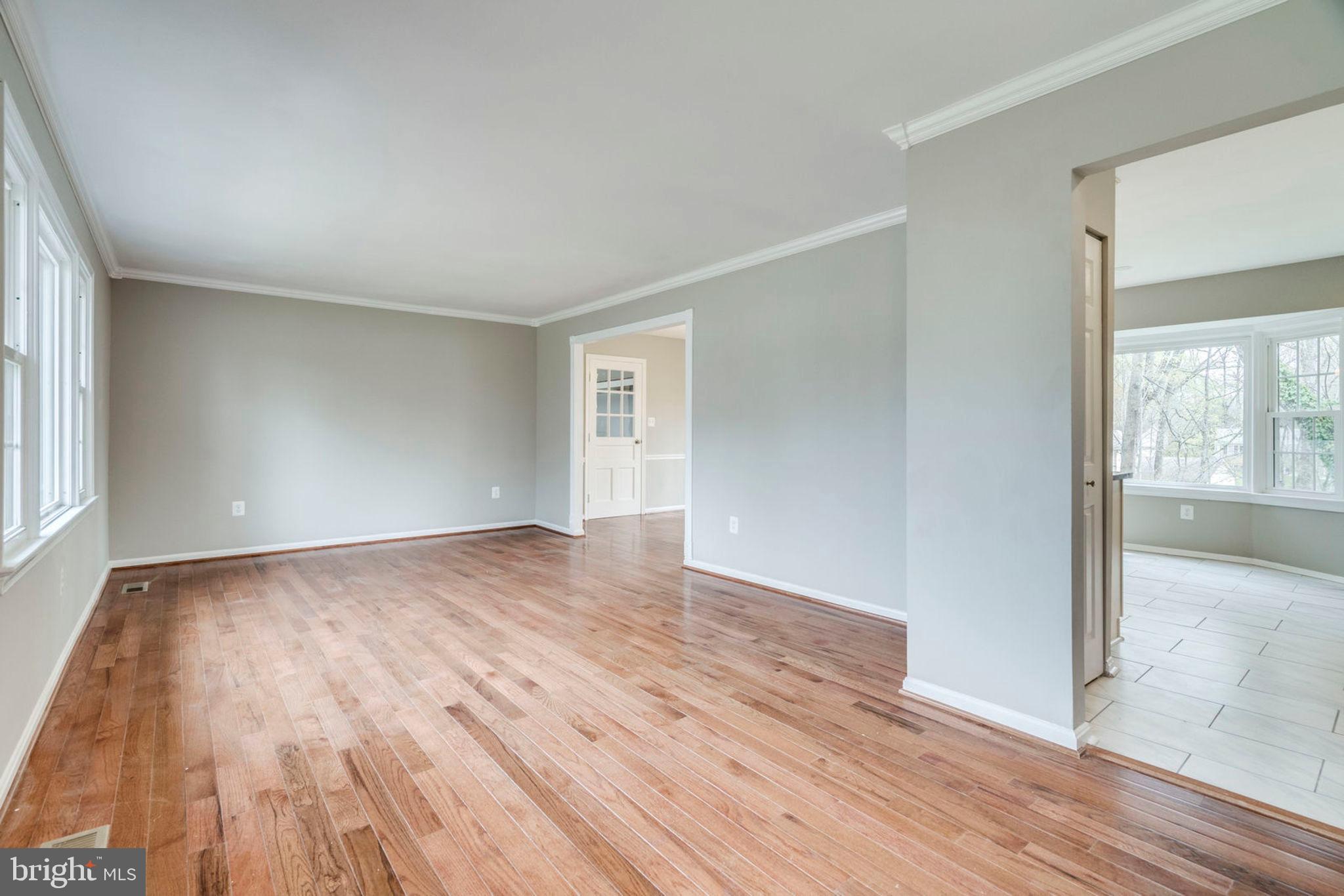 7923 St George Court Springfield, VA 22153 - Photo 5 of 42 Living Room